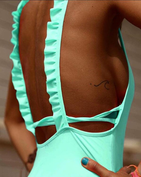 Un costum de baie intreg pentru doamne cu spatele gol in diferite culori