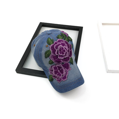 Γυναικείο καπέλο denim με έγχρωμο κέντημα σε διάφορα χρώματα