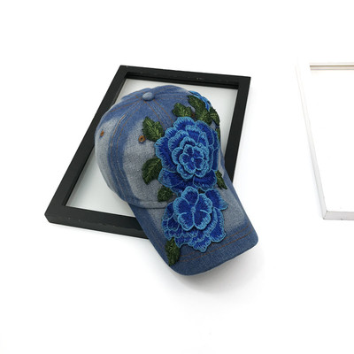 Γυναικείο καπέλο denim με έγχρωμο κέντημα σε διάφορα χρώματα