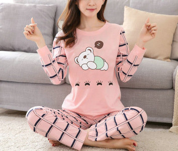 Γυναικεία πιτζάμα με εκτυπώσεις σε διάφορα μοντέλα