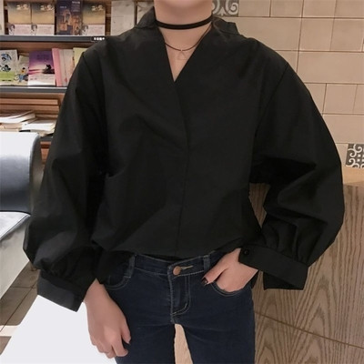 Cămașă de damă extravagantă model larg cu mâneci lungi în alb și negru