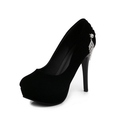 Κομψά γυναικεία ψηλά τακούνια σε δύο χρώματα με μεταλλικά στοιχεία