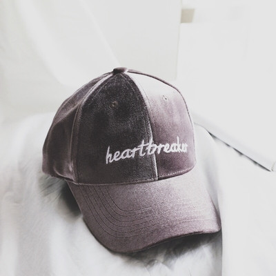 Γυναικείο αθλητικό καπέλα με γείσο, πολλά μοντέλα σε διαφορετικά χρώματα