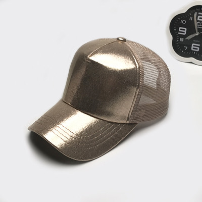 Γυναικείο λαμπερό καπέλο  με γείσο σε τέσσερα χρώματα