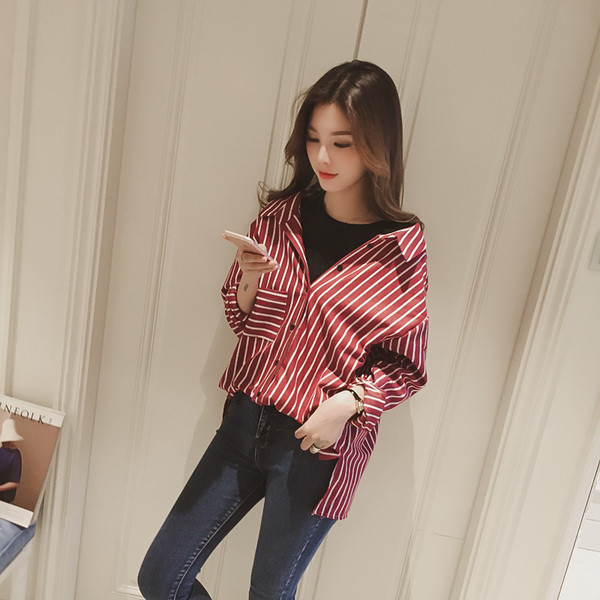 Cămașă casual de damă cu model lat în dungi în roșu