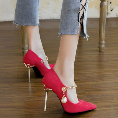 Γυναικεία παπούτσια με μεταλλική αλυσίδα σε διάφορα χρώματα