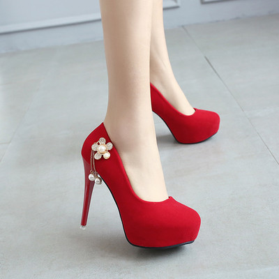 Γυναικεία παπούτσια με ψηλά τακούνια σε διάφορα μοντέλα με διακοσμητικές πέτρες και μεταλλικά στοιχεία