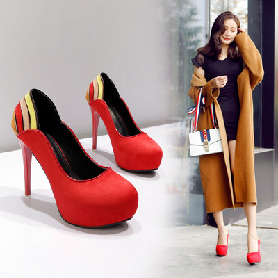 Γυναικεία παπούτσια με ψηλά τακούνια σε διάφορα μοντέλα με διακοσμητικές πέτρες και μεταλλικά στοιχεία