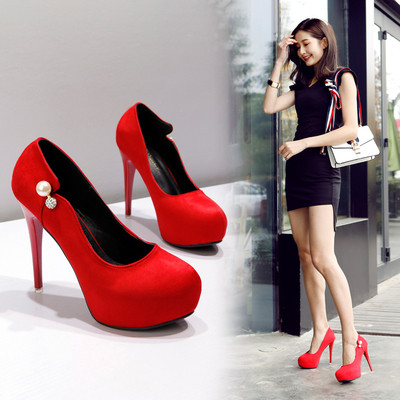 Γυναικεία παπούτσια με ψηλά τακούνια σε διάφορα μοντέλα με διακοσμητικές πέτρες και μεταλλικά στοιχεία