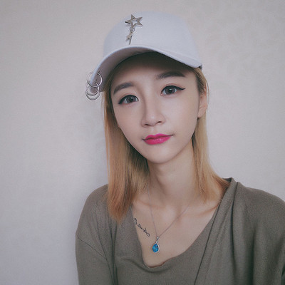 Palarie sport dama cu vizor cu diverse decoratiuni metalice in multe culori, mai multe modele