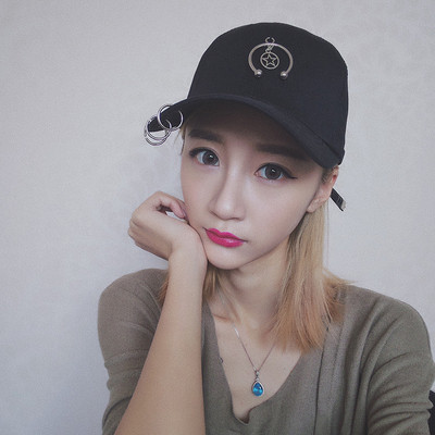 Palarie sport dama cu vizor cu diverse decoratiuni metalice in multe culori, mai multe modele