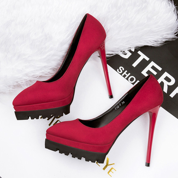 Pantofi de damă cu toc înalt, cu talpă aspră