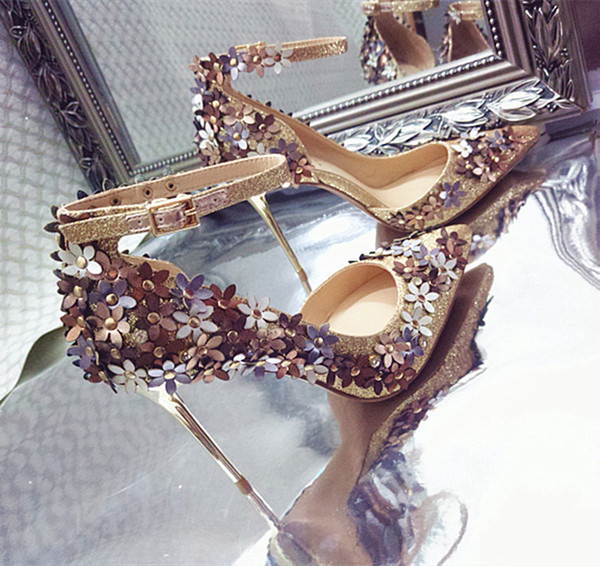 Pantofi moderni de damă cu toc înalt, cu motive florale și curea la gleznă