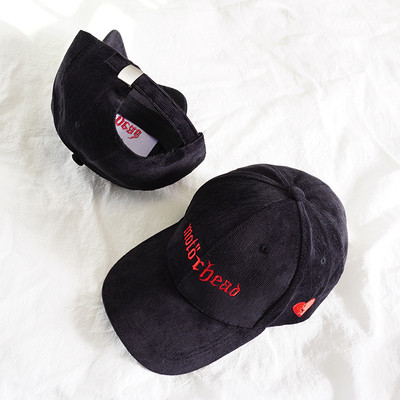 Γυναικείο αθλητικό καπέλα με γείσο σε διάφορα χρώματα