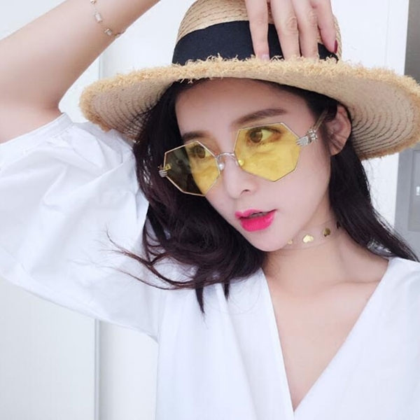 Ochelari HIT de damă actuali cu lentile și rame colorate