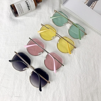 Μοντέρνα γυναικεία γυαλιά σε διάφορα χρώματα