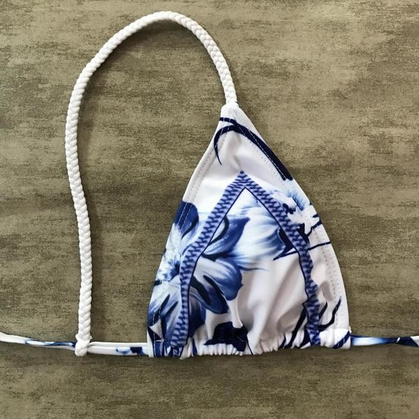 Kétrészes női fürdőruha kék mintával