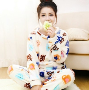 Γυναικεία πιτζάμα με εκτυπώσεις σε διάφορα μοντέλα