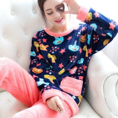 Γυναικεία πιτζάμα με εκτυπώσεις σε διάφορα μοντέλα