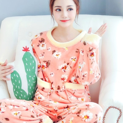 Γυναικεία πιτζάμα με εκτυπώσεις σε διάφορα μοντέλα