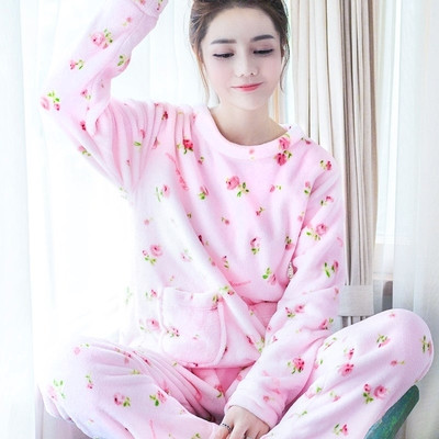 Γυναικεία πιτζάμα με εκτυπώσεις σε διάφορα μοντέλα