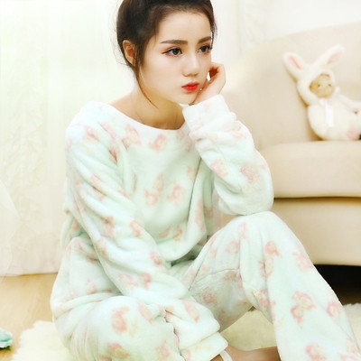 Γυναικεία πιτζάμα με εκτυπώσεις σε διάφορα μοντέλα