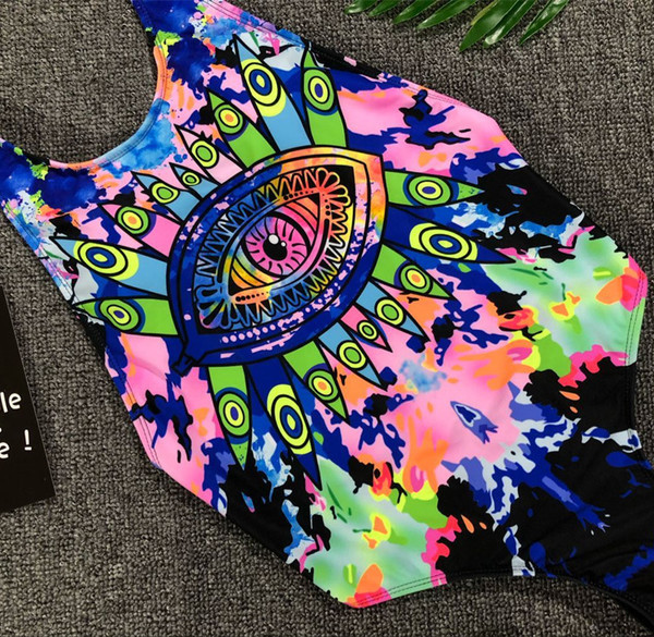 Színes fürdőruha csupasz hátú hölgyeknek