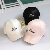 Női alkalmi sapka napellenzővel és felirattal több színben