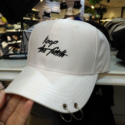 Női alkalmi sapka napellenzővel és felirattal több színben