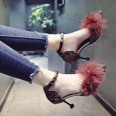 Γυναικείες μπότες με ιμάντα γύρω από τον αστράγαλο