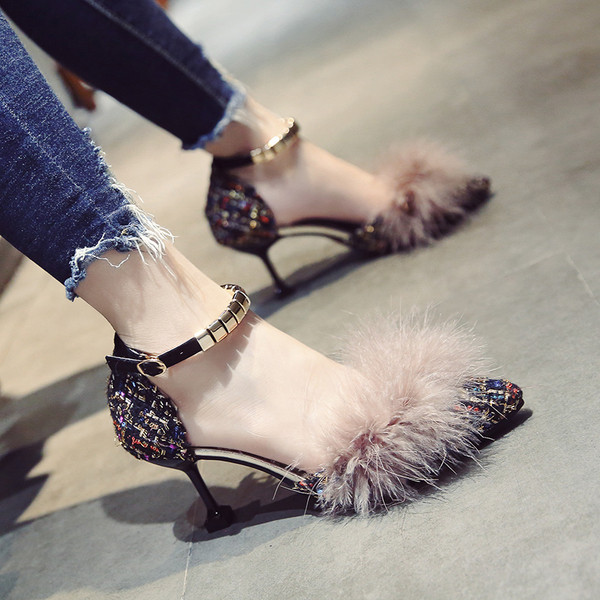 Γυναικείες μπότες με ιμάντα γύρω από τον αστράγαλο