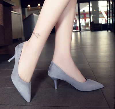 Γυναικεία κομψά παπούτσια με ψηλό τακούνι σε δύο μοντέλα και σε διαφορετικά χρώματα