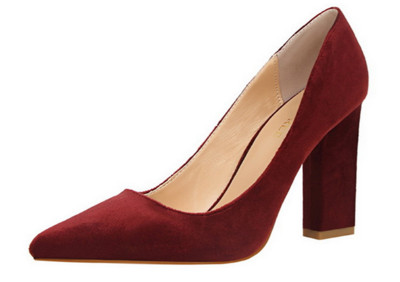 Γυναικεία παπούτσια με παχύ τακούνι σε διαφορετικά χρώματα