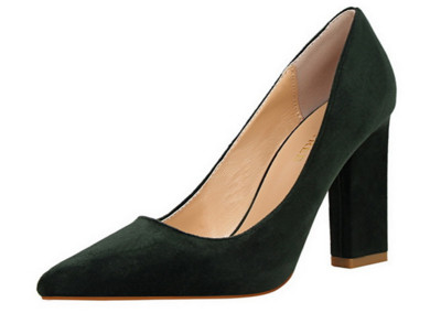 Γυναικεία παπούτσια με παχύ τακούνι σε διαφορετικά χρώματα