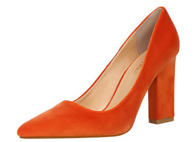 Γυναικεία παπούτσια με παχύ τακούνι σε διαφορετικά χρώματα