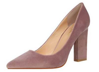 Γυναικεία παπούτσια με παχύ τακούνι σε διαφορετικά χρώματα