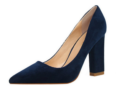 Γυναικεία παπούτσια με παχύ τακούνι σε διαφορετικά χρώματα