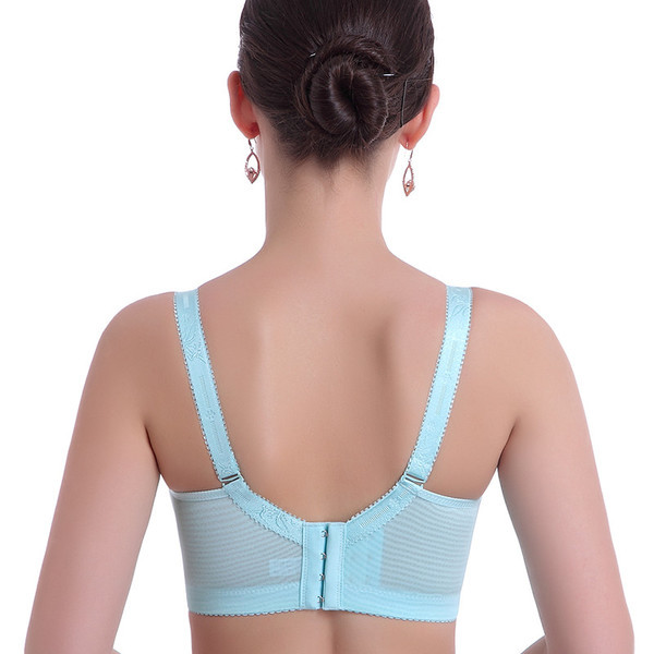 Повдигащ сутиен с дебели презрамки украсен с дантела в няколко цвята