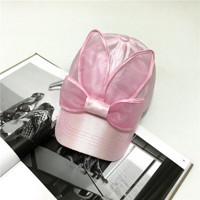 Ασυνήθιστο γυναικείο καπέλο κυρίας με γείσο, κορδέλα και δαντέλες στα διάφορα χρώματα