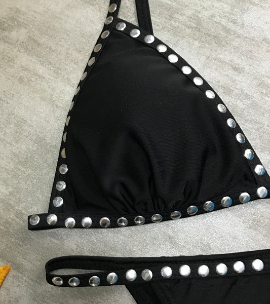 Női fürdőruha fekete színben két részes szegecs díszítéssel