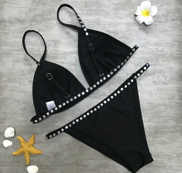 Női fürdőruha fekete színben két részes szegecs díszítéssel
