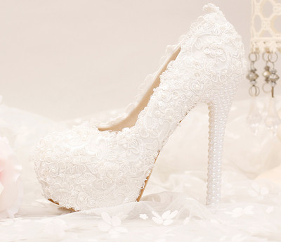 Γυναικεία κομψά παπούτσια με ψηλό τακούνι με δαντέλα σε φυτικά μοτίβα