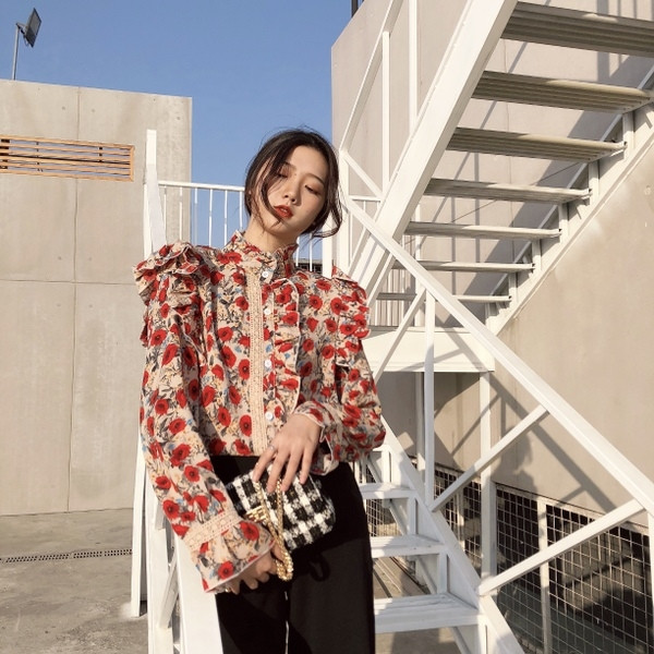 Cămașă de damă elegantă cu mânecă lungă, cu motiv floral în două culori