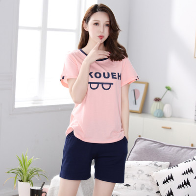 Rövid női pizsama szett hangulatjelekkel