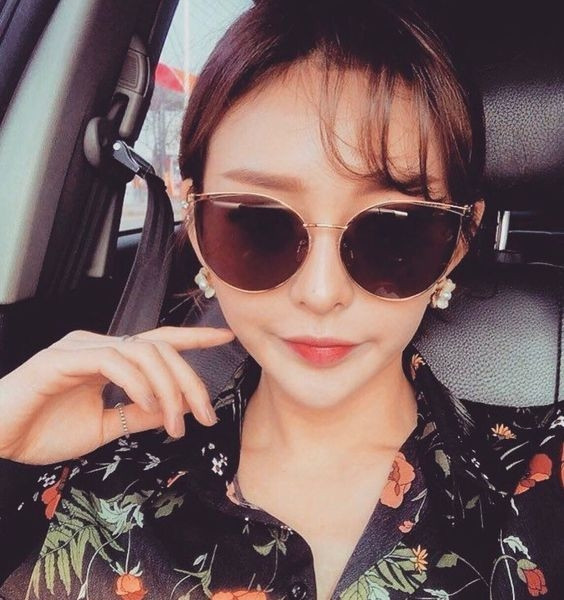 Ochelari de soare moderni de dama in trei culori