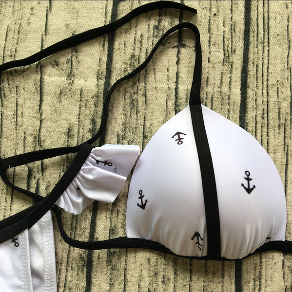 Costum de baie elegant pentru femei, în două părți