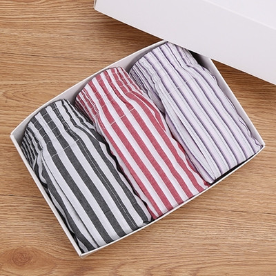 Boxeri bărbați din bumbac și elastic - diferite modele la set de 3 piese roșu, negru, alb dungi