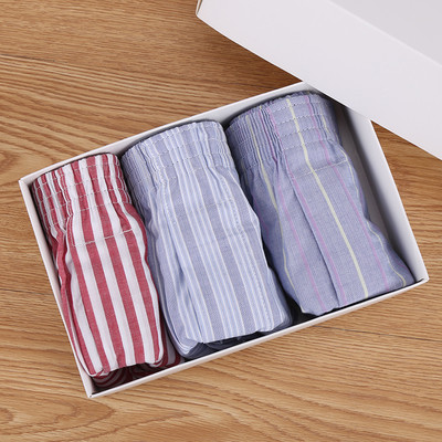 Boxeri bărbați din bumbac și elastic - diferite modele la set de 3 piese roșu, negru, alb dungi