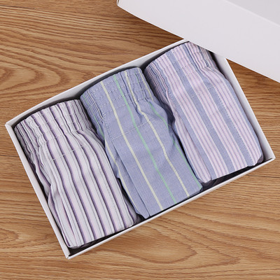 Boxeri bărbați din bumbac și elastic - diferite modele la set de 3 piese roșu, negru, alb dungi