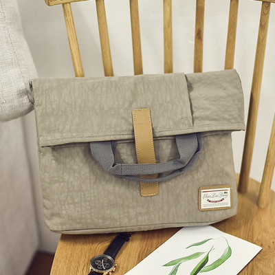 Ανδρική τσάντα με μακρά λαβή 